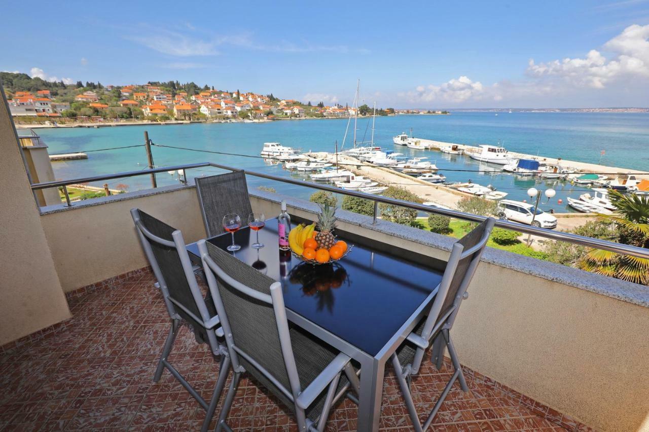 Apartmani Junto Preko Buitenkant foto